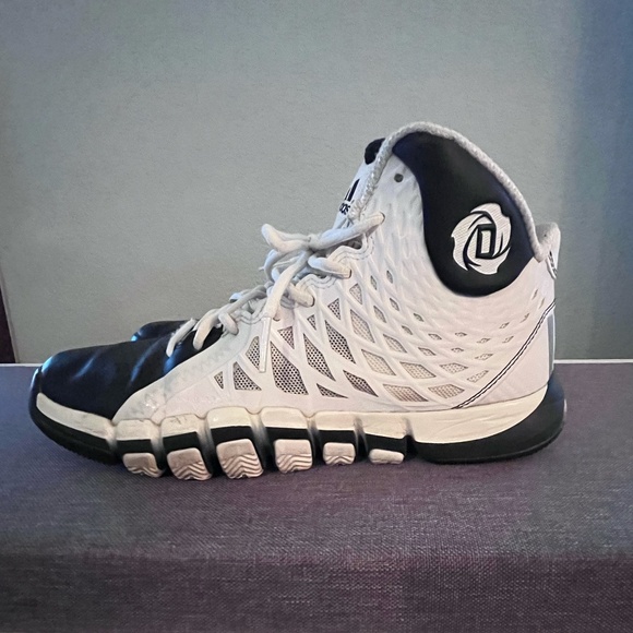white derrick rose shoes